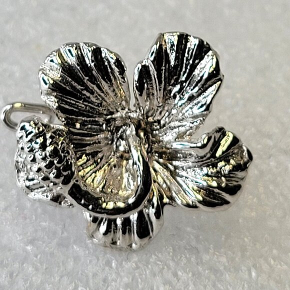 Mini Rhodium Hibiscus Flower Brooch Lapel Pin for Men or Women - Picture 2 of 9